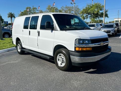 Used 2024 Chevrolet Express 2500 w/ Driver Convenience Package RWD image 3
