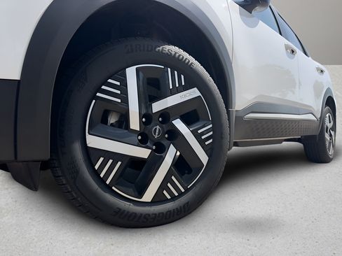 Used 2026 Nissan Kicks SV FWD image 27
