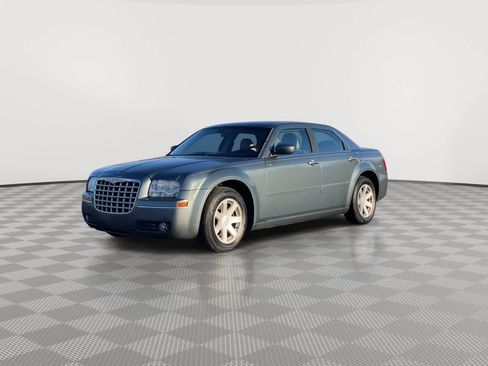 Used 2005 Chrysler 300 Touring image 4