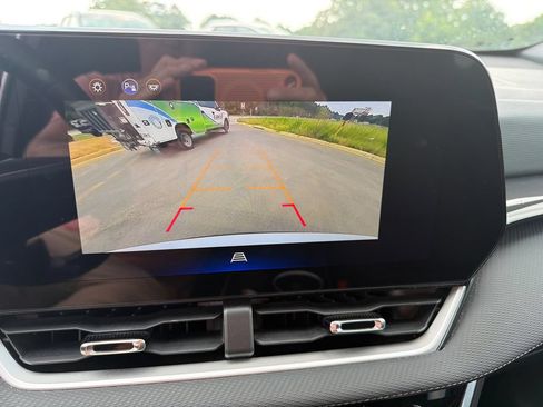 Used 2025 Chevrolet Equinox LT FWD image 30