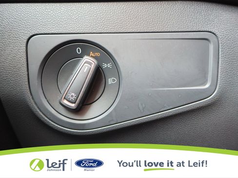 Used 2019 Volkswagen Tiguan SE image 15