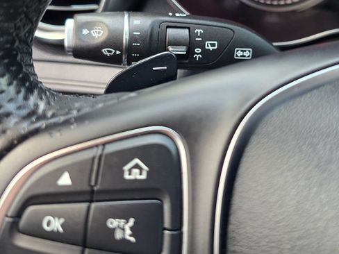 Used 2018 Mercedes-Benz GLC 300 4MATIC image 34