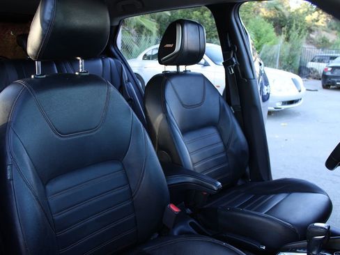 Used 2020 Nissan Kicks SR w/ SR Premium Package FWD image 16