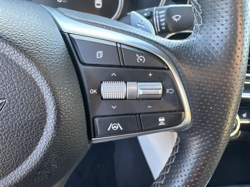 Used 2023 Genesis G70 2.0T image 23