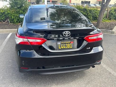 Used 2019 Toyota Camry LE FWD image 8