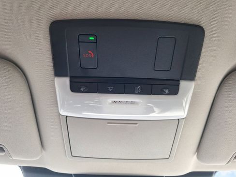Used 2025 Nissan Pathfinder SL FWD image 18
