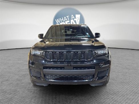 Used 2023 Jeep Grand Cherokee L Laredo image 9