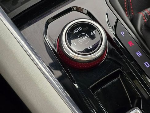 Used 2023 GMC Canyon AT4X image 32