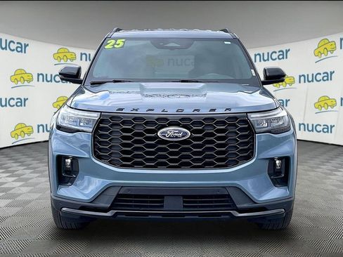 Used 2025 Ford Explorer ST-Line AWD/4WD image 2
