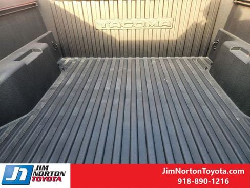 Used 2025 Toyota Tacoma TRD Off-Road image 32