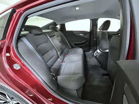 Used 2018 Chevrolet Malibu LT FWD image 18