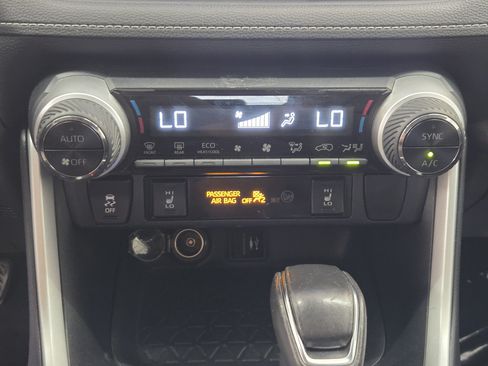 Used 2019 Toyota RAV4 XLE Premium w/ Cold Weather Package FWD image 20