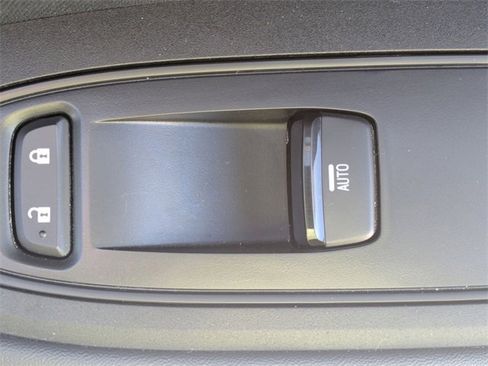 Used 2023 Subaru Legacy Premium image 31