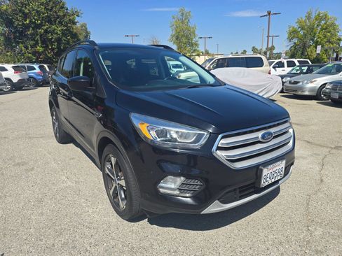 Used 2018 Ford Escape SEL FWD image 3