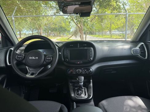 Used 2025 Kia Soul LX w/ LX Technology Package image 31