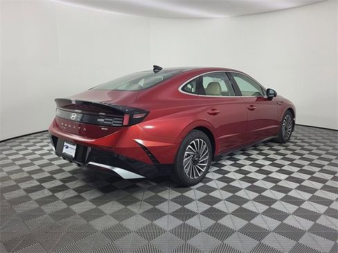 Used 2025 Hyundai Sonata Limited image 8