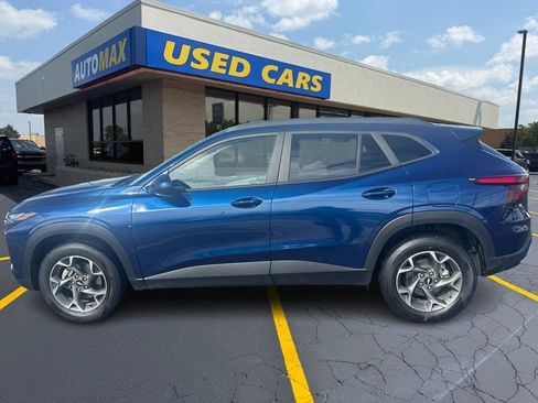 Used 2024 Chevrolet Trax LT w/ Sunroof Package image 8
