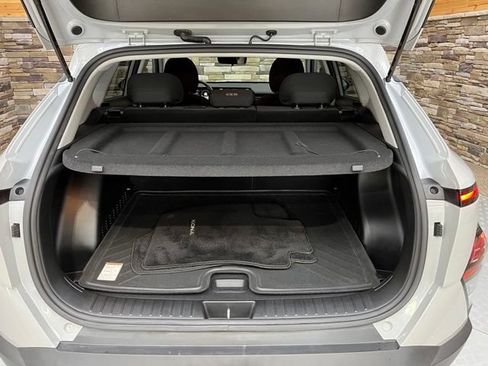 Used 2024 Hyundai Kona SEL AWD/4WD image 45