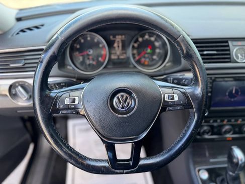 Used 2017 Volkswagen Passat 1.8T SE w/ SE Lighting Package FWD image 9