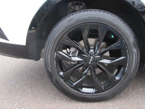 Used 2023 Kia Sorento SX AWD/4WD image 16