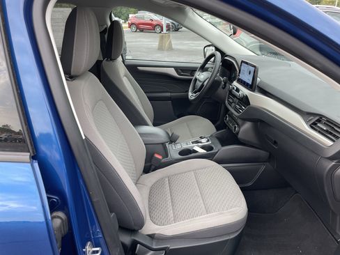 Used 2022 Ford Escape SE w/ Cold Weather Package image 32