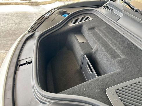 Used 2025 Porsche Macan Electric image 12