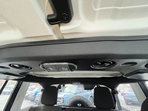 Used 2017 Jeep Wrangler Unlimited Sport image 16