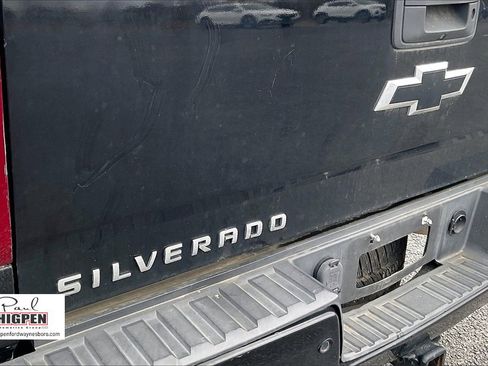 Used 2018 Chevrolet Silverado 1500 LTZ Z71 w/ Midnight Edition image 8