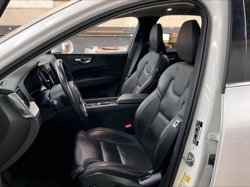 Used 2022 Volvo XC60 B5 Inscription w/ Advanced Package image 26