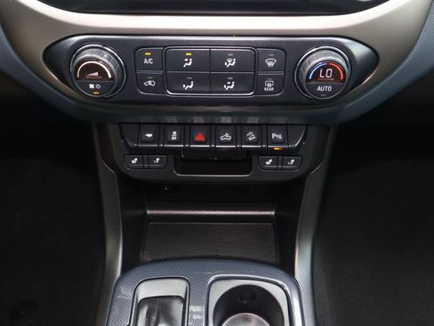 Used 2020 Chevrolet Colorado Z71 image 27