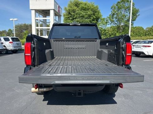 Used 2024 Toyota Tacoma TRD Off-Road AWD/4WD image 10