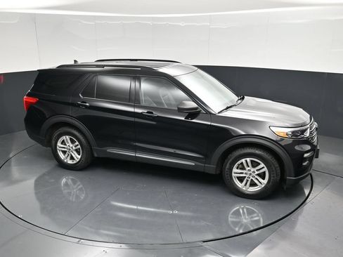 Used 2023 Ford Explorer XLT w/ Equipment Group 202A AWD/4WD image 42