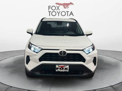 Used 2025 Toyota RAV4 XLE AWD/4WD image 9