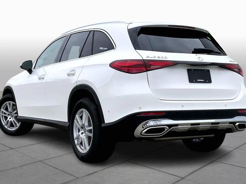 Used 2025 Mercedes-Benz GLC 300 4MATIC image 4