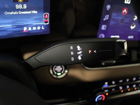 New 2026 Chevrolet Equinox ACTIV w/ Convenience Package III AWD/4WD image 38