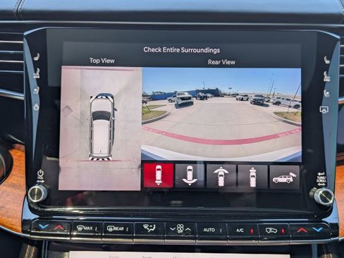 Used 2022 Jeep Grand Wagoneer Series III w/ Rear Seat Video Group 1 image 18