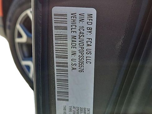 Used 2023 Jeep Wagoneer Series III w/ Preferred Equipment Group image 26