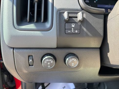 Used 2021 Chevrolet Colorado Z71 w/ Safety Package AWD/4WD image 19