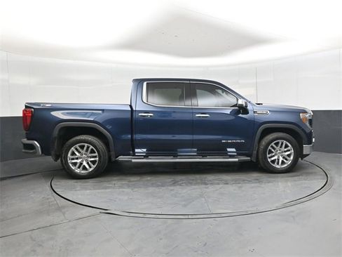Used 2022 GMC Sierra 1500 SLT w/ SLT Premium Package image 2