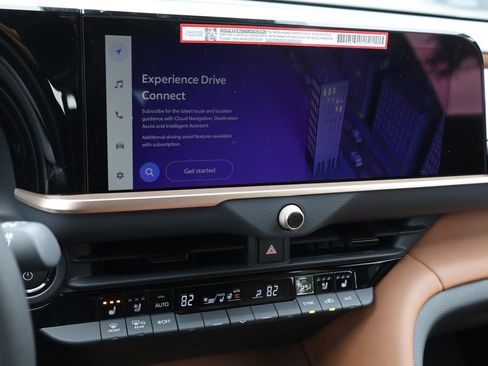 New 2025 Toyota Crown Signia image 18