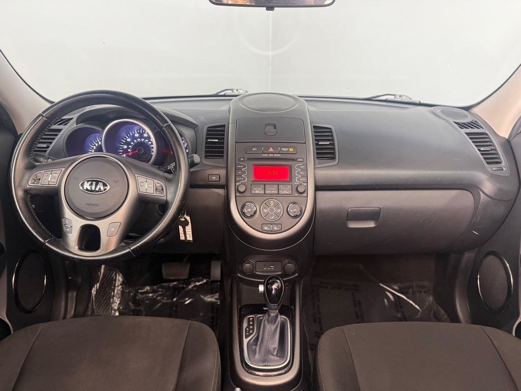 Used 2013 Kia Soul + FWD image 11