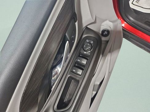 Used 2023 GMC Terrain SLE w/ Driver Convenience Package image 29