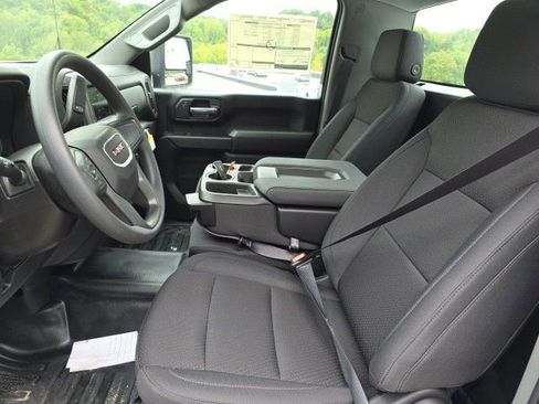 New 2024 GMC Sierra 2500 Pro image 10