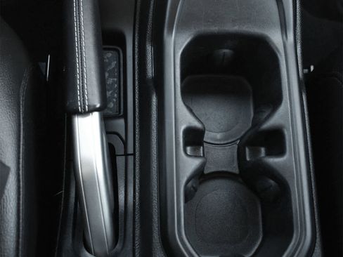 Used 2020 Jeep Wrangler Unlimited Sahara image 24