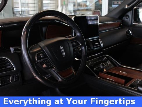 Used 2019 Lincoln Navigator Select image 2