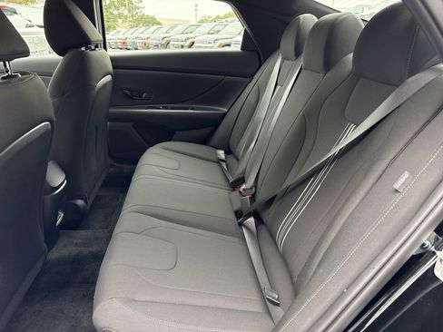 Certified 2025 Hyundai Elantra Sport image 13