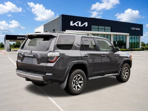 Used 2018 Toyota 4Runner TRD Off-Road Premium AWD/4WD image 5