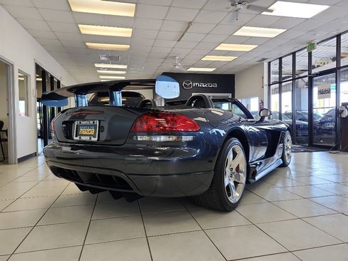 Used 2006 Dodge Viper SRT-10 RWD image 4