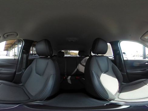 Used 2025 Buick Encore GX Preferred AWD/4WD image 43