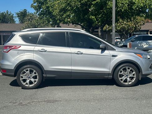 Used 2015 Ford Escape Titanium FWD image 2